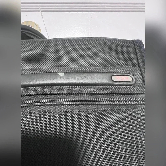 Tumi Messenger Work Everyday Bag - Picture 3 of 6